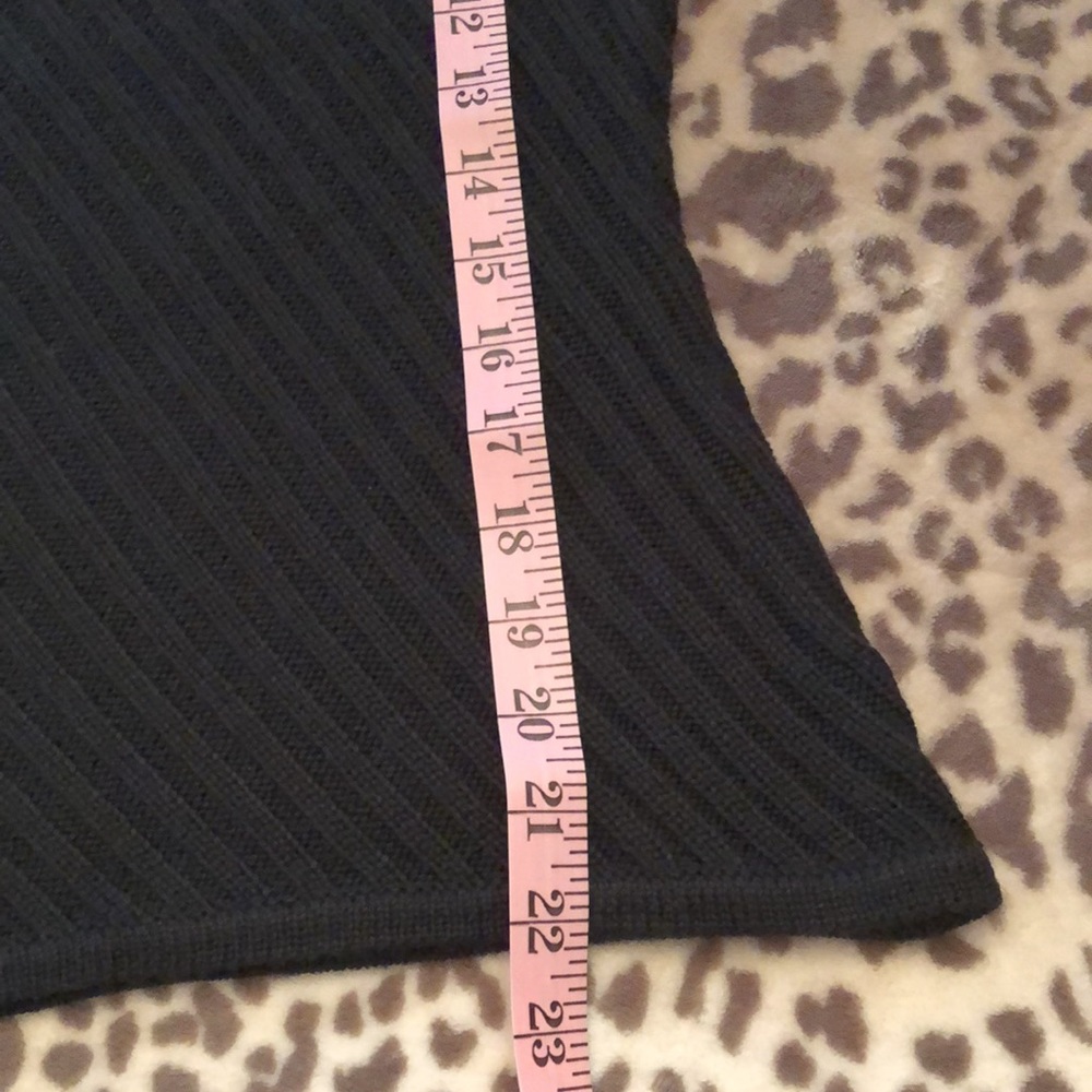 Moda International Black Ribbed Sweater Size Medium - Picture 8 of 11